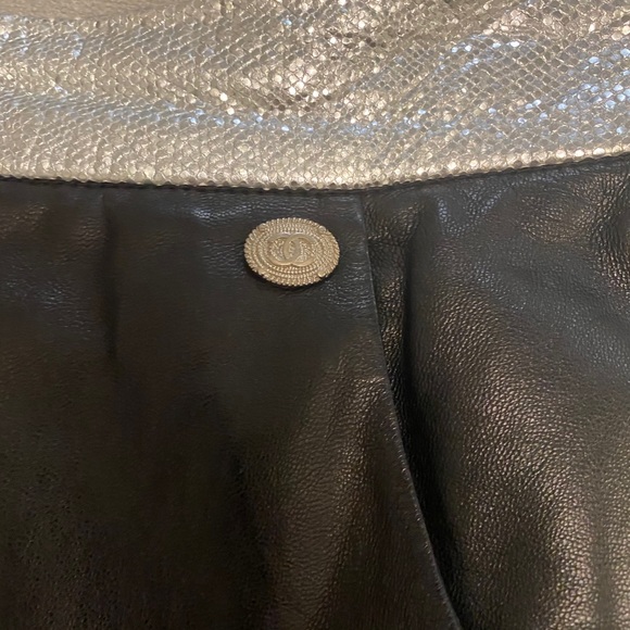 Authentic Chanel leather skirt - Picture 2 of 8